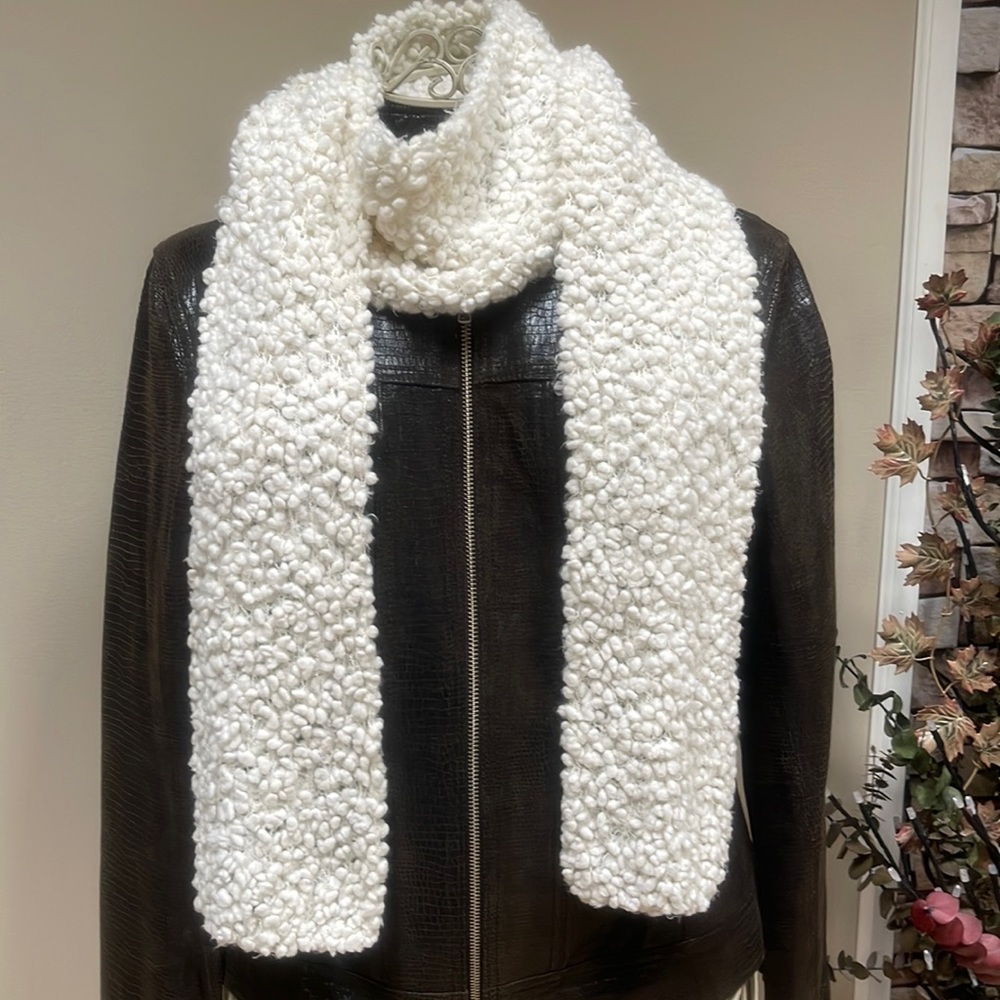 Lumpy 🧶Yarn Knit Scarf 🧣
